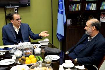 جلسه رئیس دانشگاه با حاج آقا بیانی